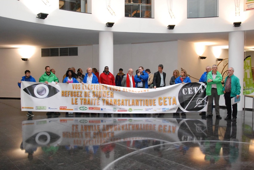 « Vos électeurs vous regardent, ne signez pas l'accord de libre-échange avec le Canada CETA »