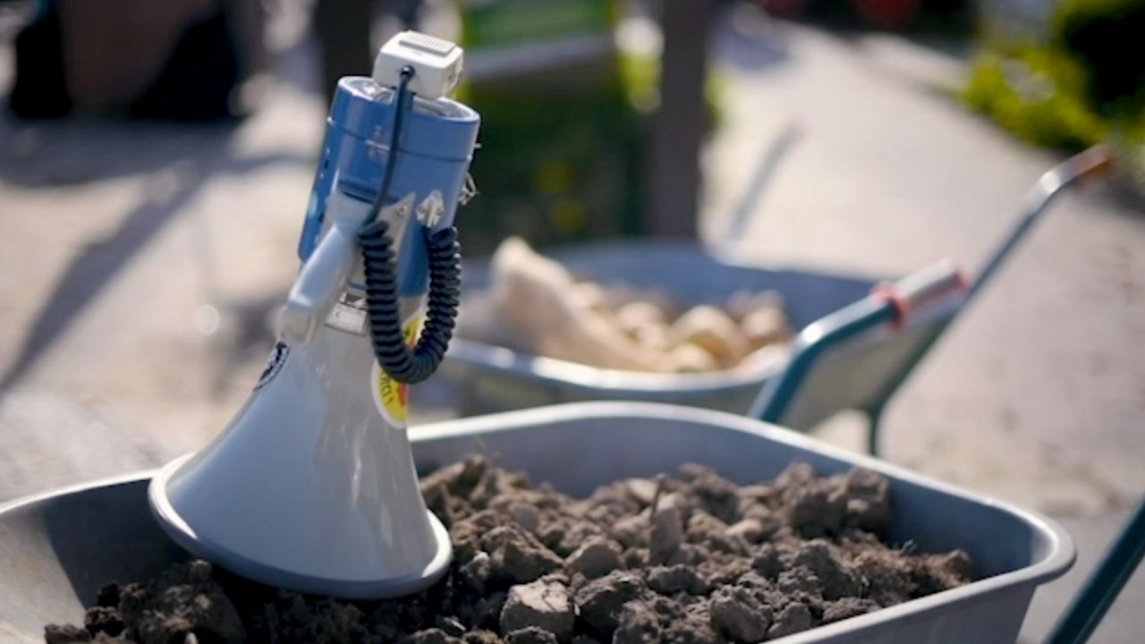Paysan·ne·s en colère contre l'accaparement des terres !