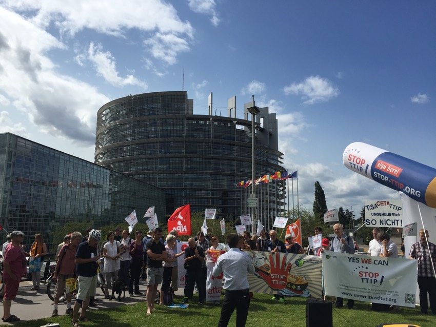 Rassemblement de la société civile au Parlement européen de Strasbourg