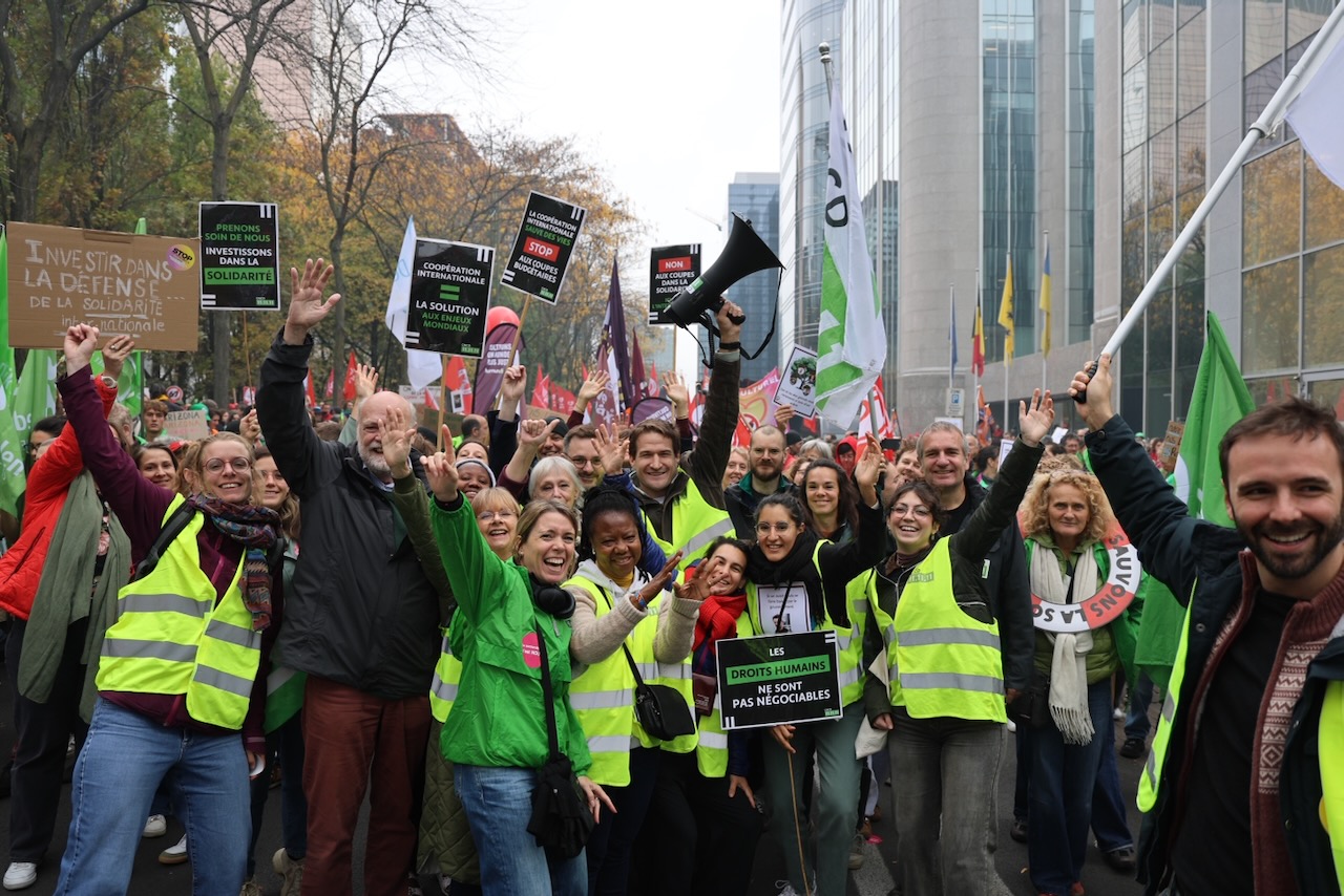140 000 personnes ont manifesté le mardi 14 octobre dans les rues de Bruxelles contre une série de mesures du gou
