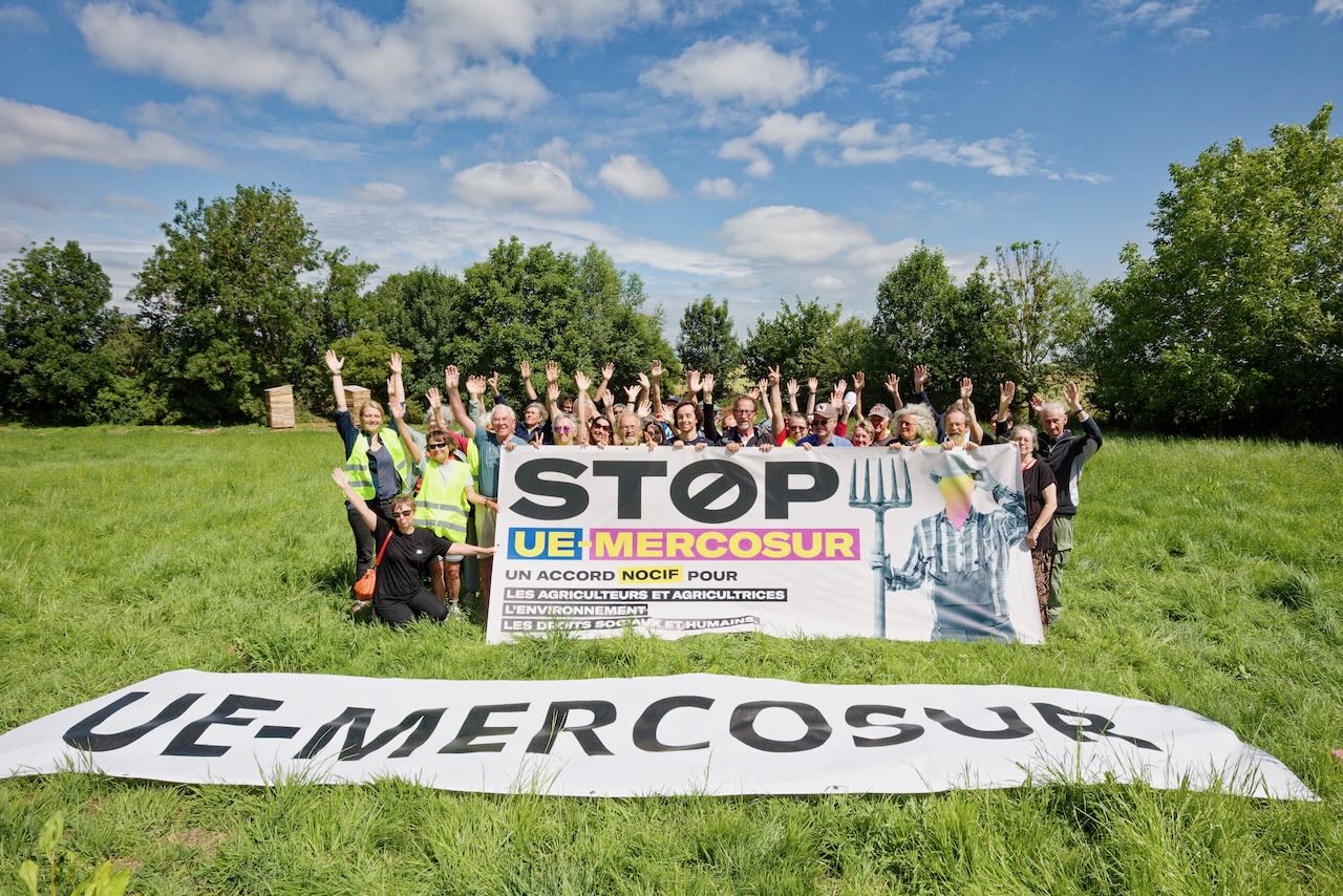 Action #JeDisStopUEMercosur menée à Chastre en juin 2025 par le groupe local 11.11.11 dont est membre l'auteur de cet article