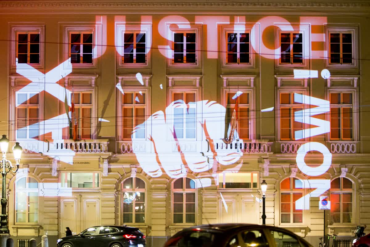 Light show pour la justice fiscale, Place royale, Bruxelles, 04/12/2020