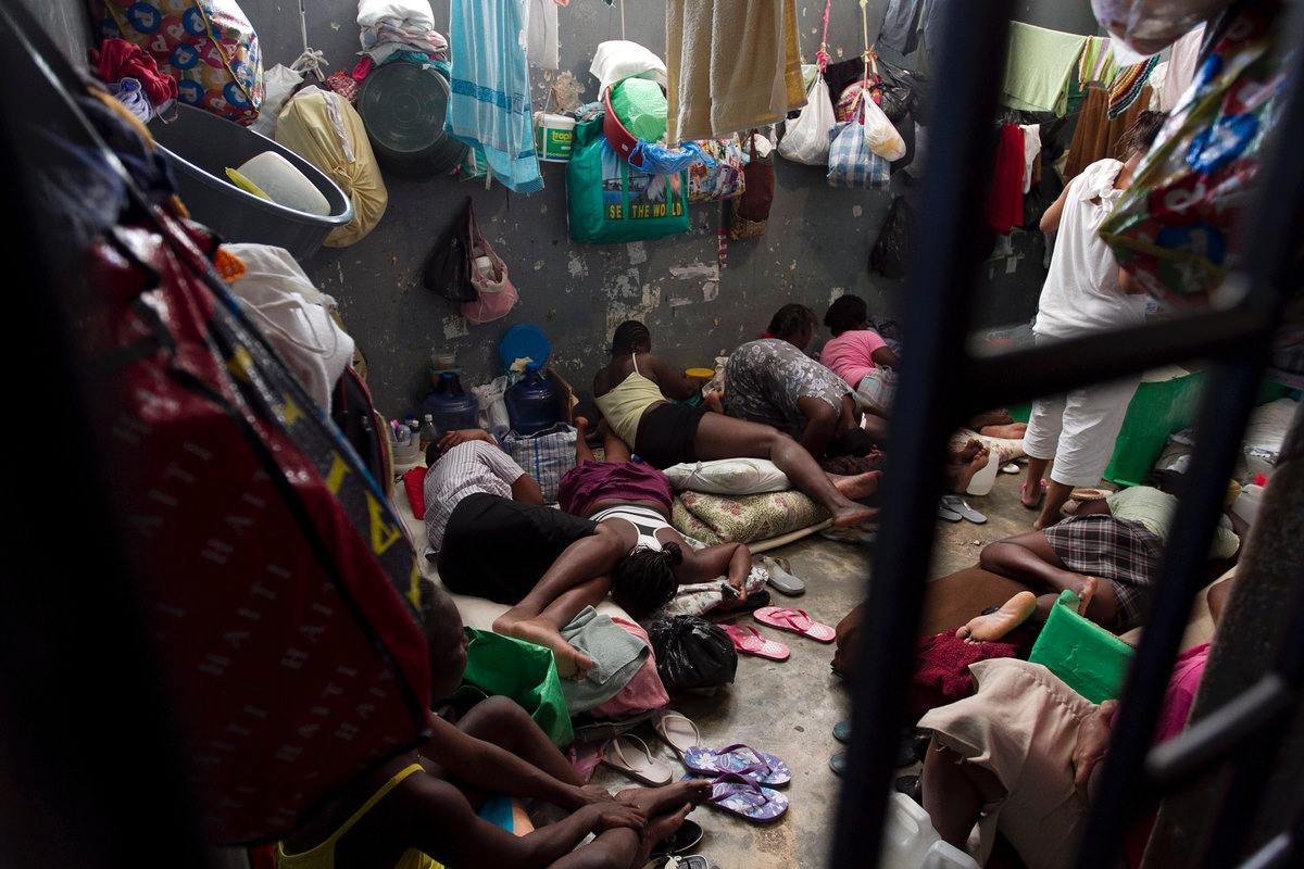  Prison pour femmes à Pétionville, dans la banlieue de Port-au-Prince, en Haïti. La majorité des détenues attendront plusieurs années avant de voir un juge.