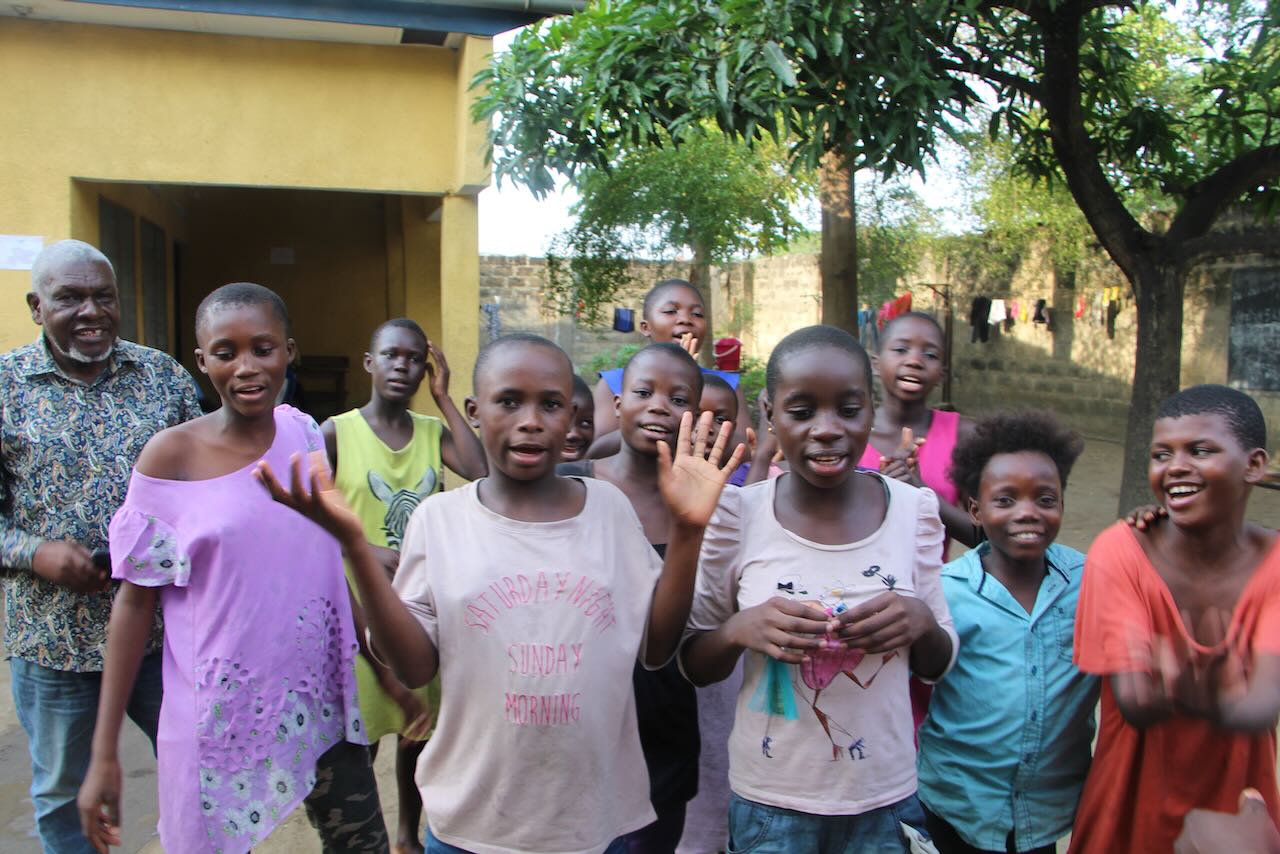 Pour les enfants des rue de Kinshasa, du réconfort et la perspective d'une...